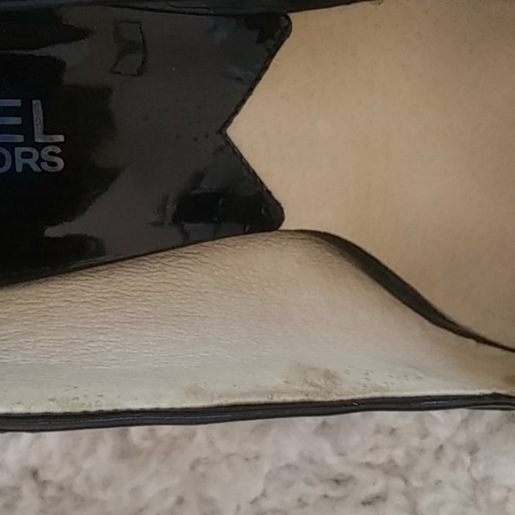 Michael Kors Black Patent Leather Shoes. - Picture 4 of 8